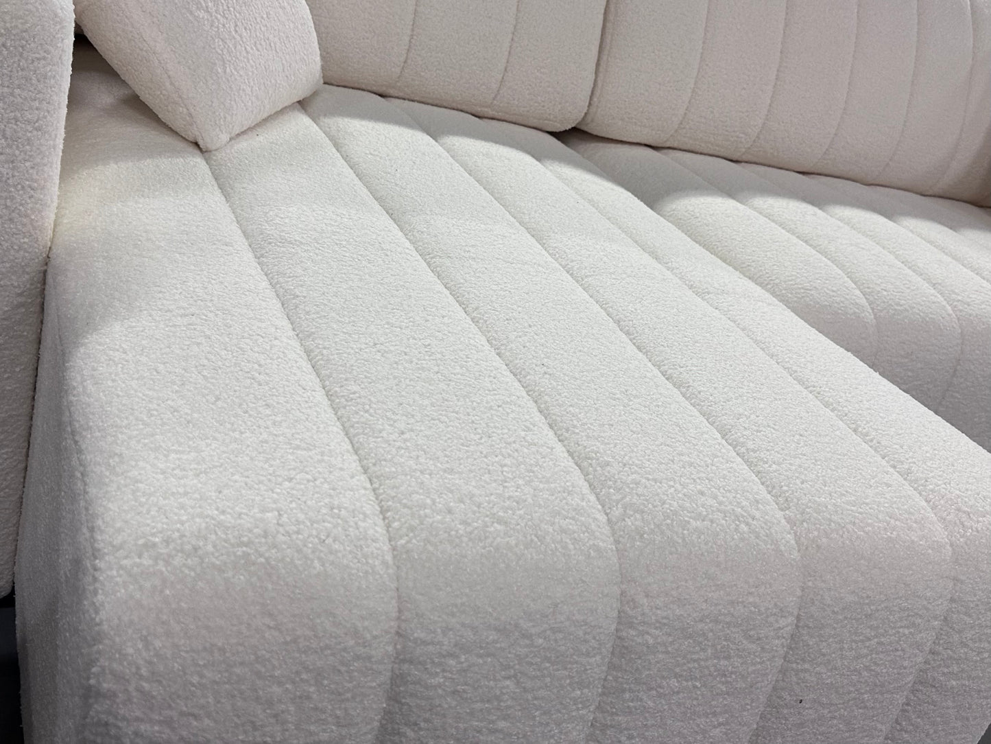 Modern Bouclé Sectional Sofa – SWISS