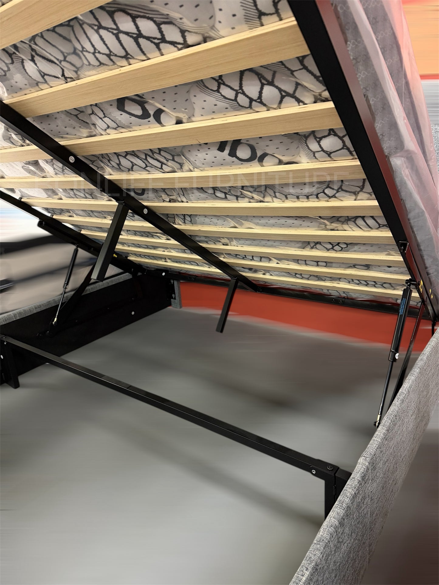 Modern Upholstered Storage Platform Bed with Lift-Up Storage-T2162