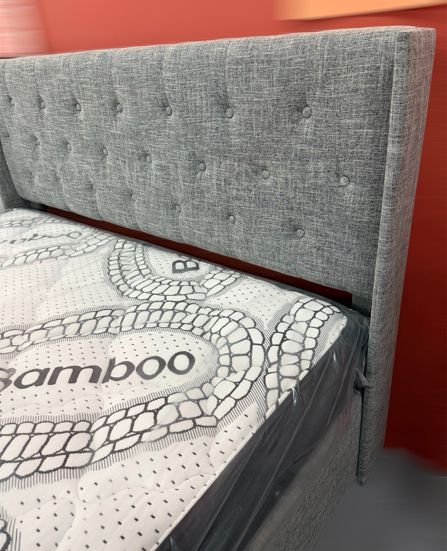 Modern Upholstered Storage Platform Bed with Lift-Up Storage-T2162